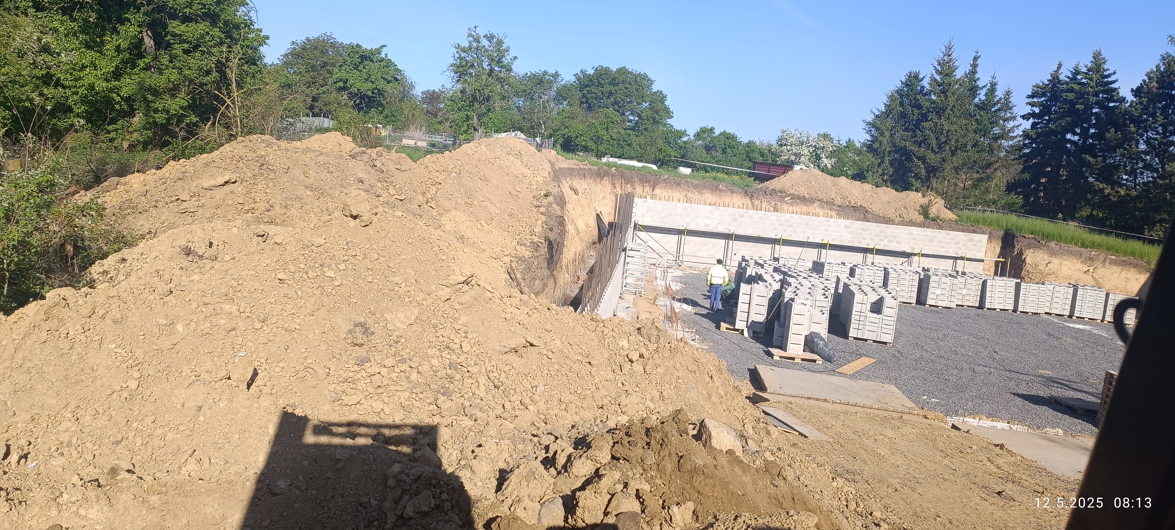 Pozemek před úpravou